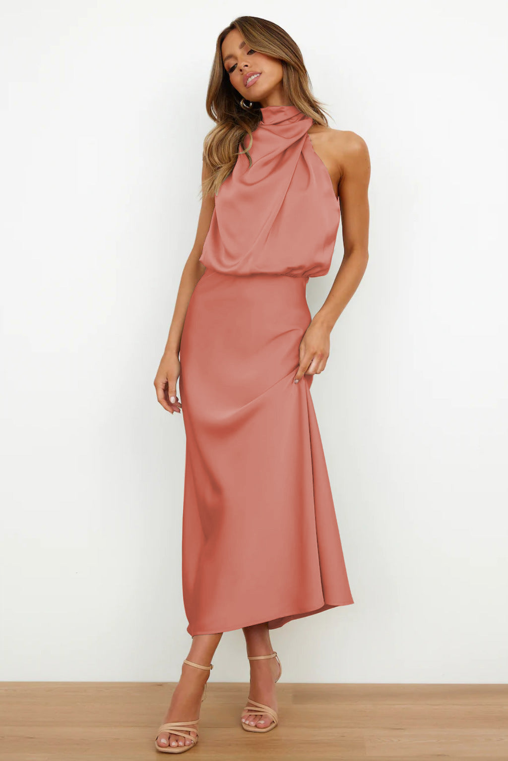 Lucía | Vestido Midi Satinado Halter Elegante para Mujer 10