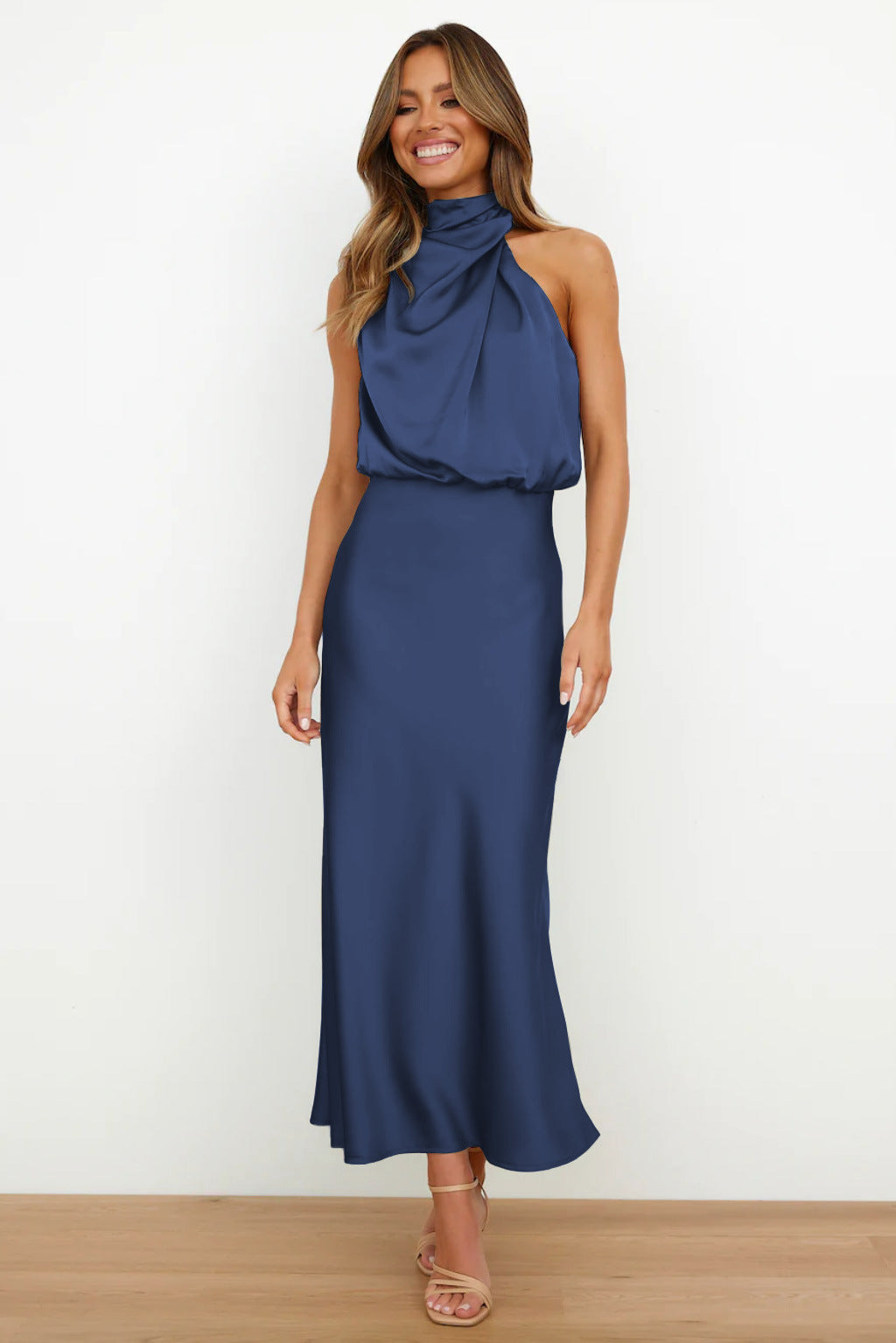 Lucía | Vestido Midi Satinado Halter Elegante para Mujer 11