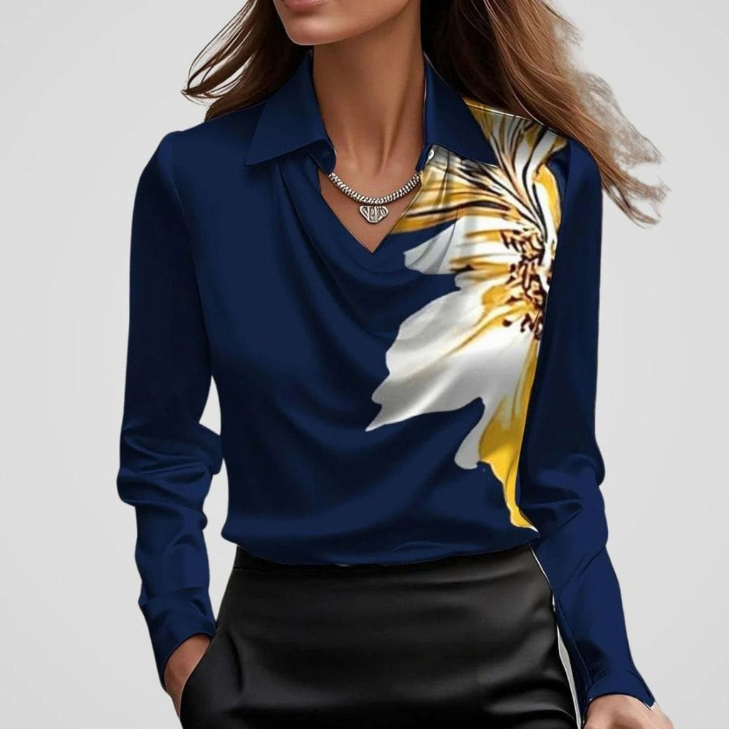 Blusa satinada en tono champán con acabado brillante