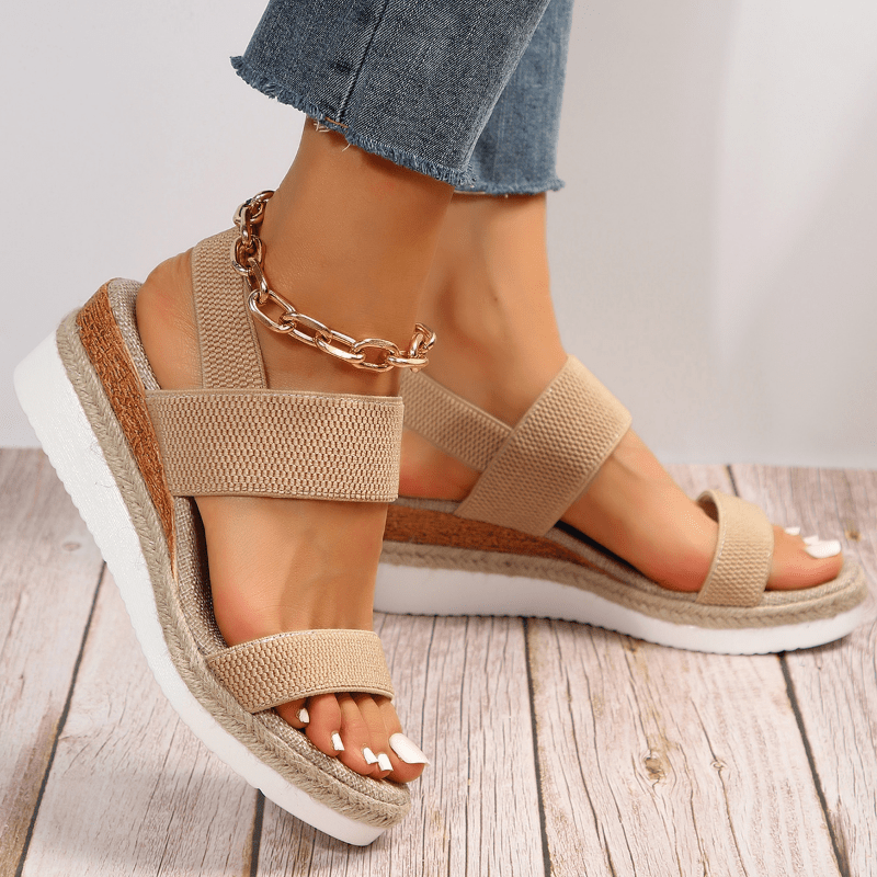 Sandalias Aloria de plataforma con tiras elásticas anchas para mujer
