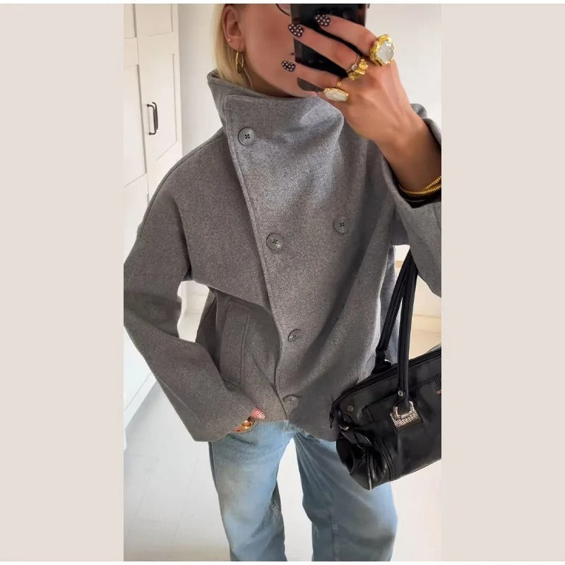 Abrigo Marlene combinado con vestido para un look elegante