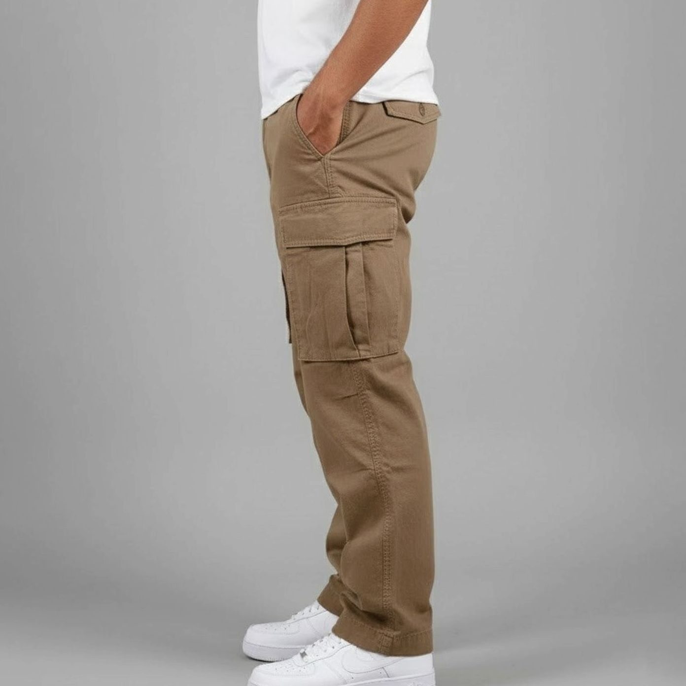 Pantalón cargo Kaden en color negro, ajuste relajado urbano