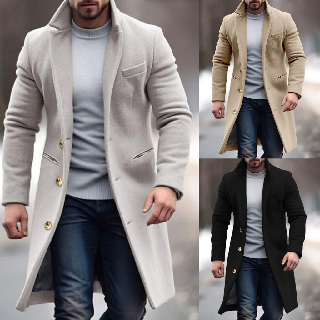 Hombre luciendo el abrigo de lana Nordkapp en un look de invierno
