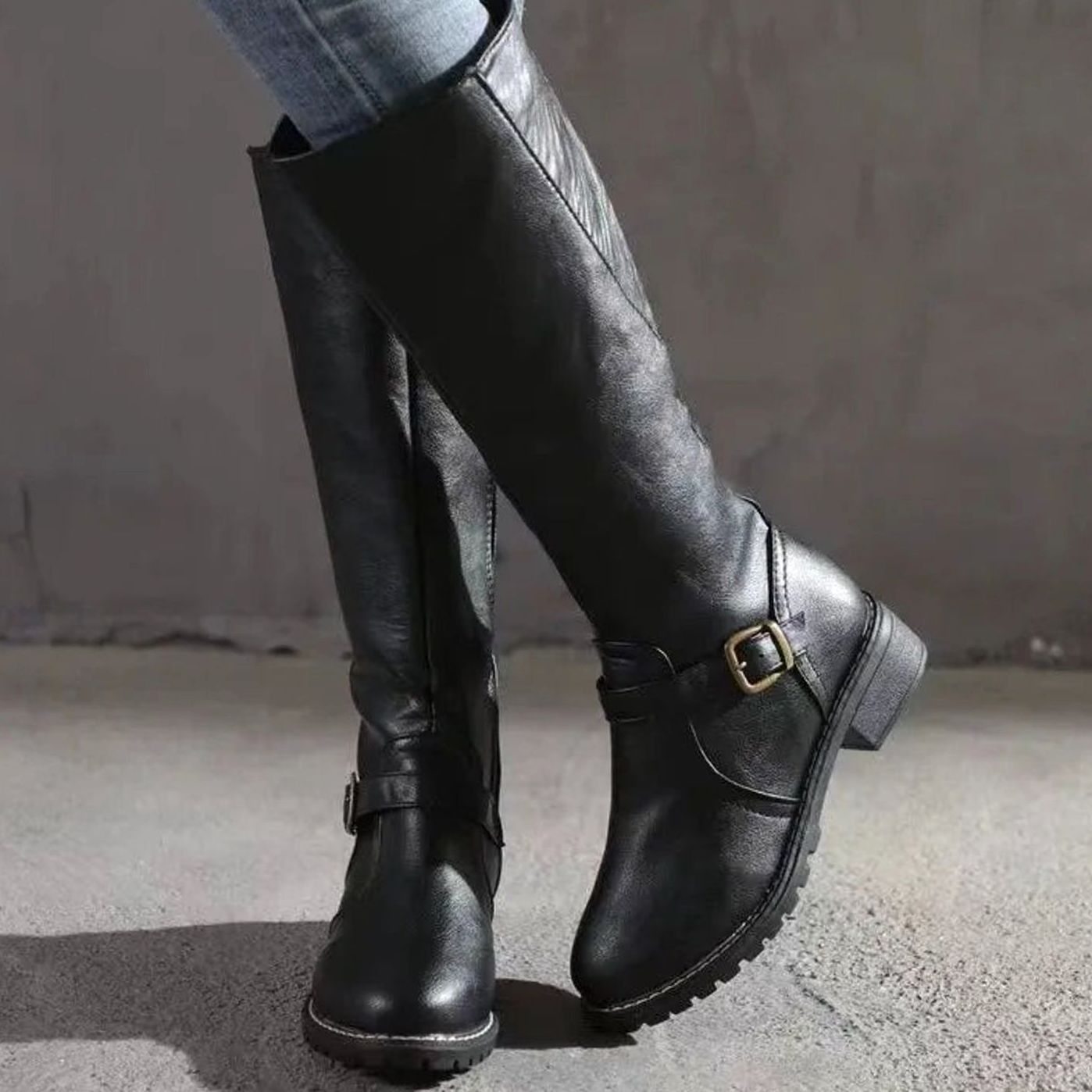 Botas altas ortopédicas de piel para mujer con hebilla en tono bronce